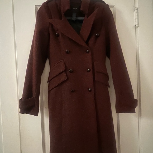 Smythe Brown Trench Coat with Wide Lapel Collar - Picture 1 of 7